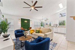 Luxurious 3BR Pool, Golf Views, Disney, Legoland